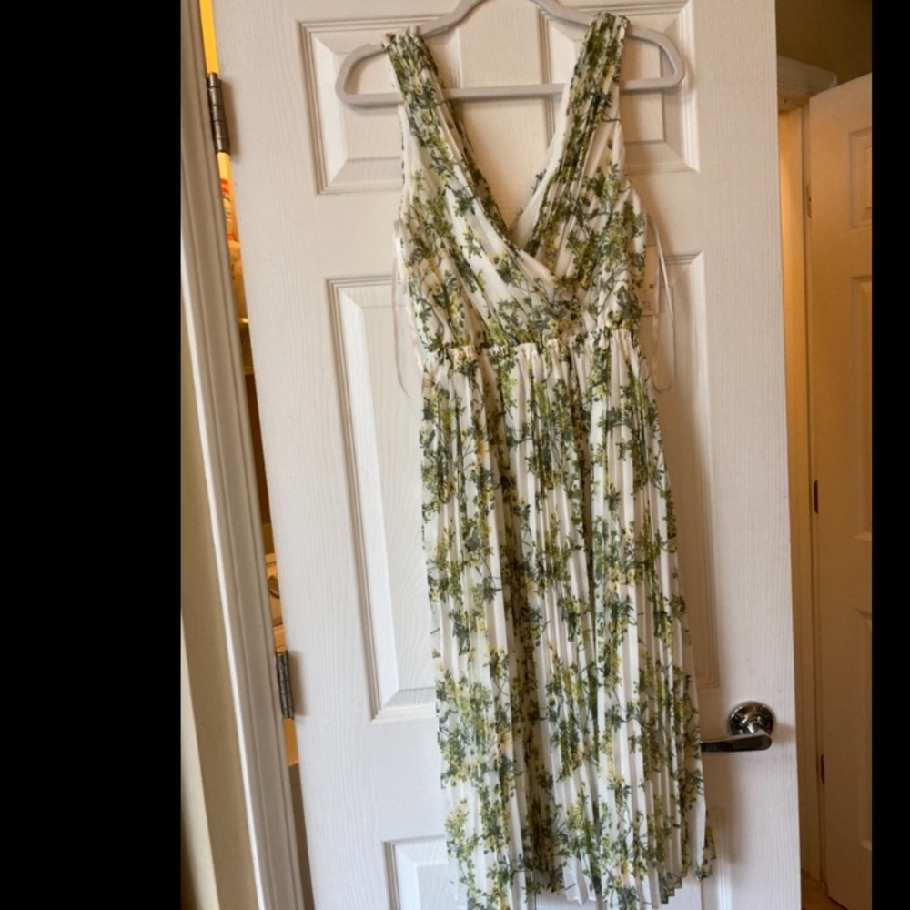Nice floral midi dress NWT